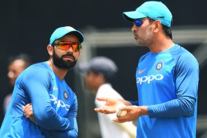 印度vs澳大利亚第1 ODI: Kohli赢得投掷，选择击球