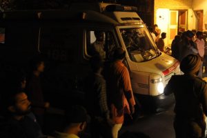 阿姆利则火车悲剧|旁遮普省省长纳夫乔特·辛格·西德胡看望在医院受伤的人