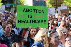 美国法院允许唐纳德·特朗普的堕胎规定生效