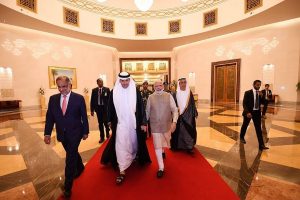 莫迪总理在阿联酋进行3国之行的第二站，与阿布扎比王储举行双边会谈