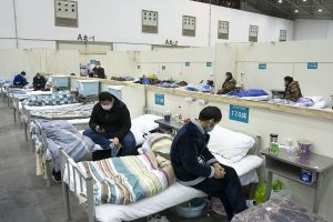 中国新冠肺炎死亡人数增至2442人;伊朗报告6人死于致命病毒