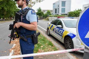 新西兰奥克兰一名警察在例行交通检查中被枪杀