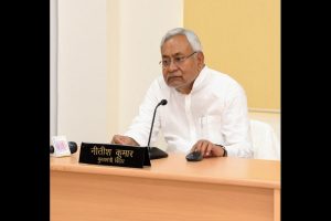 比哈尔邦政治危机:尼蒂什·库马尔辞去首席部长职务，与人民党断绝关系