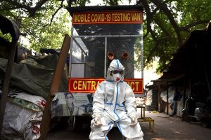印度24小时内新增7.7万多例冠状病毒病例，创下全球纪录;万博3.0下载APP总数达到33 87,501，死亡人数为61,529人