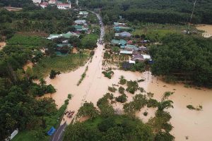越南洪水和山体滑坡造成130人死亡，18人失踪