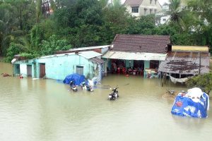 越南洪水和山体滑坡造成90人死亡，34人失踪