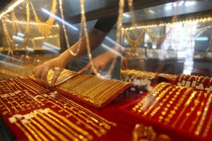购买低于20万卢比的珠宝和宝石时，没有KYC披露