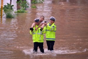 中国河南遭暴雨袭击，死亡人数上升至73人
