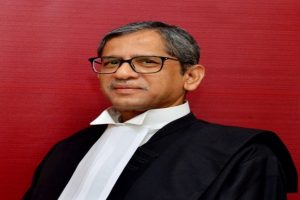 阿拉哈巴德高等法院取消英迪拉·甘地资格的决定震惊了印度，导致了紧急状态:CJI万博3.0下载APP