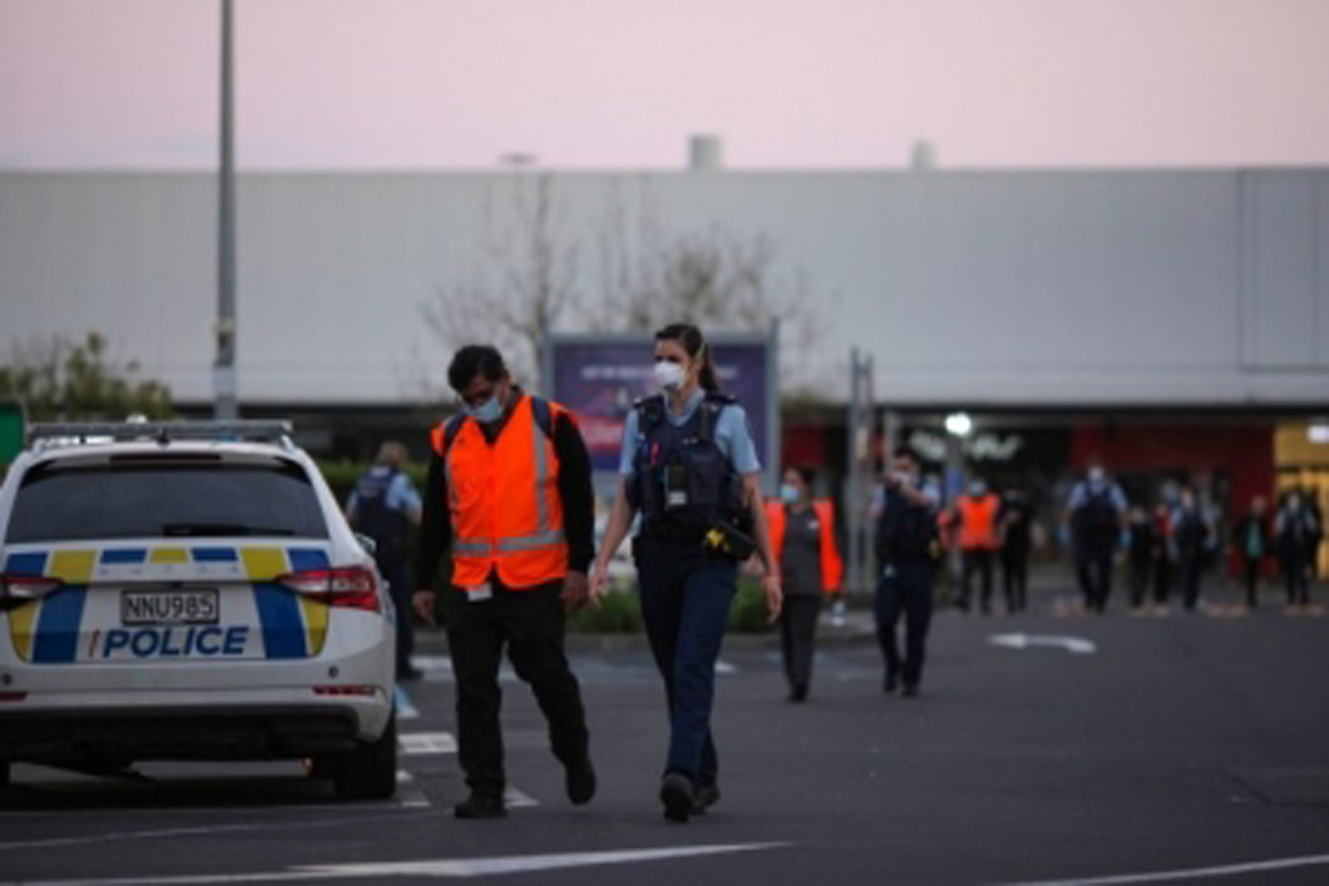 杰辛达·阿德恩，新西兰，超市袭击，反恐法案
