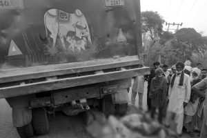 超速行驶的卡车在提克里边境杀死了3名女农民