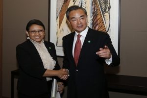 中国和印尼外长对AUKUS核潜艇交易表示担忧