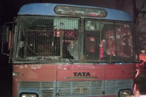 恐怖分子袭击JKAP巴士，造成3名警察死亡，11人受伤