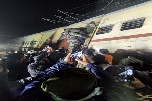 印度铁道部长称，对比卡内尔-古瓦哈蒂火车事故展开法定调查