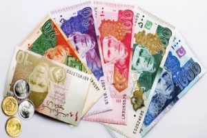 巴基斯坦卢比兑美元创下新低，跌至1美元兑227.88卢比