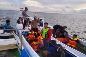 印度尼西亚翻船，继续寻找25名失踪人员