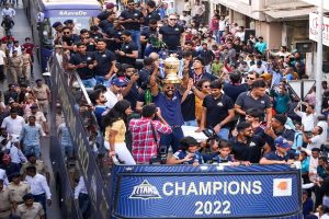 古吉拉特邦泰坦队在艾哈迈达巴德举行路演，庆祝2022年印度板球超级联赛的胜利