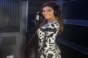 Elnaaz Norouzi将于本月发行她的首张单曲!