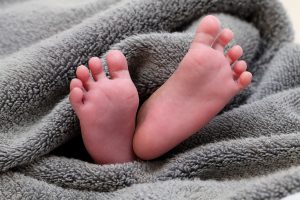 一名昏迷7个月的女子在德里AIIMS生下女婴