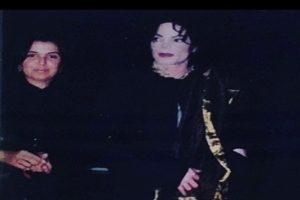 法拉汗记得她的“导师”迈克尔·杰克逊的生日纪念日