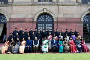 万博3.0下载APP印度外交事务官员学员拜访德鲁帕迪·穆尔穆总统