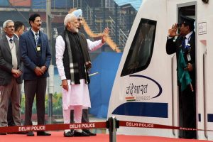 万博3.0下载APP印度将于周五开通第三列范德巴拉特列车;检查一下国产高铁的特点