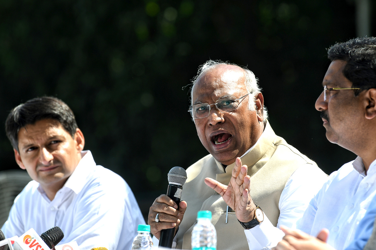 “给变革一个机会”:国大党主席Kharge呼吁梅加拉亚邦和那加兰邦选民
