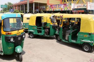 德里政府提高机动三轮车和出租车的价格，新的价格很快就会公布