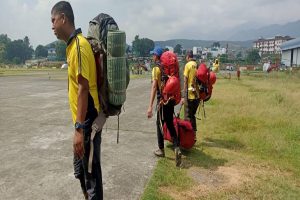 28名登山者被困在北阿坎德邦丹达2峰的雪崩中;救援开始