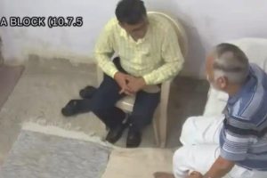 新的闭路电视画面:提哈尔监狱主管和其他人被看到与Satyendar Jain互动