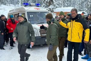 两名波兰滑雪者在Gulmarg被雪崩掩埋，21人获救
