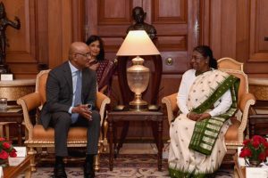 圭亚那副总统巴拉特·贾格迪奥会见了总统德鲁帕迪·穆穆
