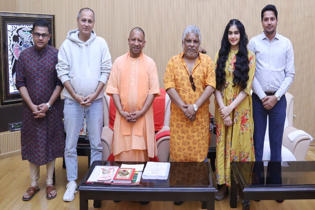 “喀拉拉邦故事”团队与Yogi会面