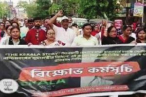 西里古里人民党抗议“喀拉拉邦故事”禁令